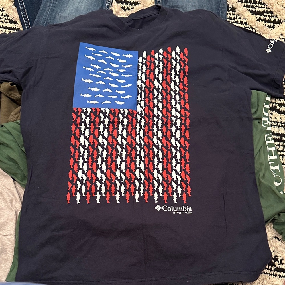 Columbia Navy Short-Sleeve Tee with Red, White & Blue Fish Flag Graphic